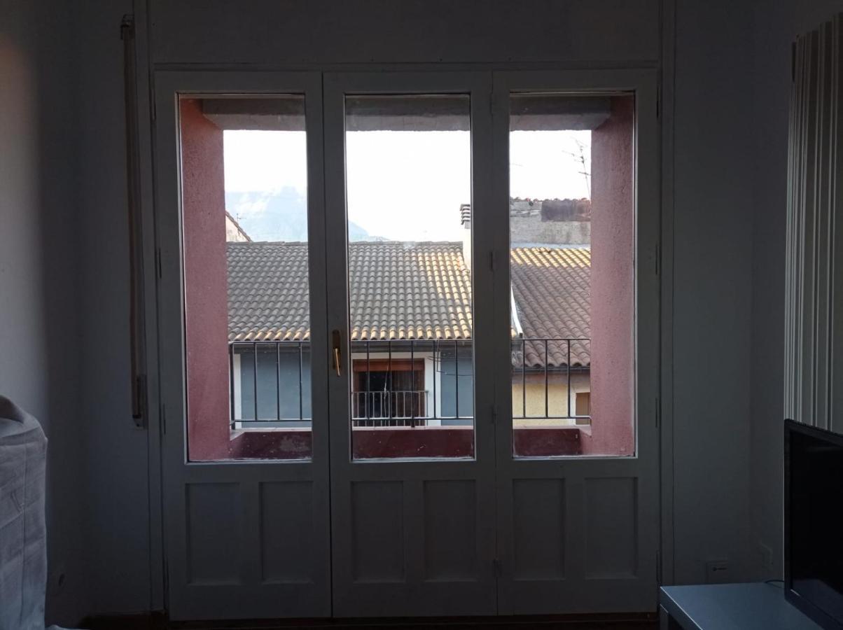 Luminoso, Centrico Y Silencioso Apartamento Jaca Buitenkant foto