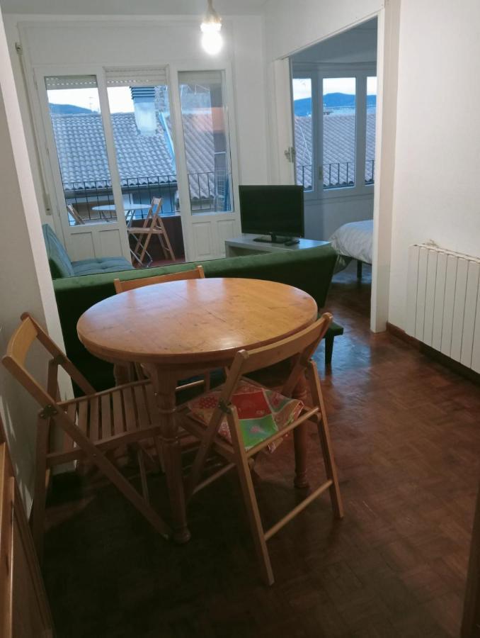 Luminoso, Centrico Y Silencioso Apartamento Jaca Buitenkant foto